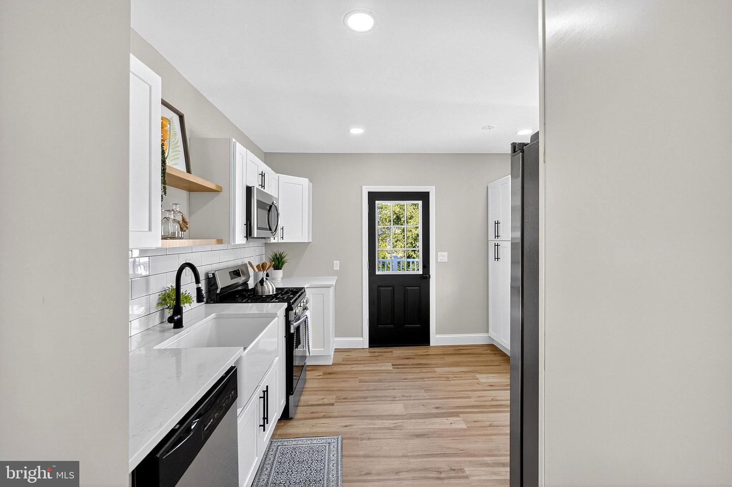 113 Centre Property Photo 14