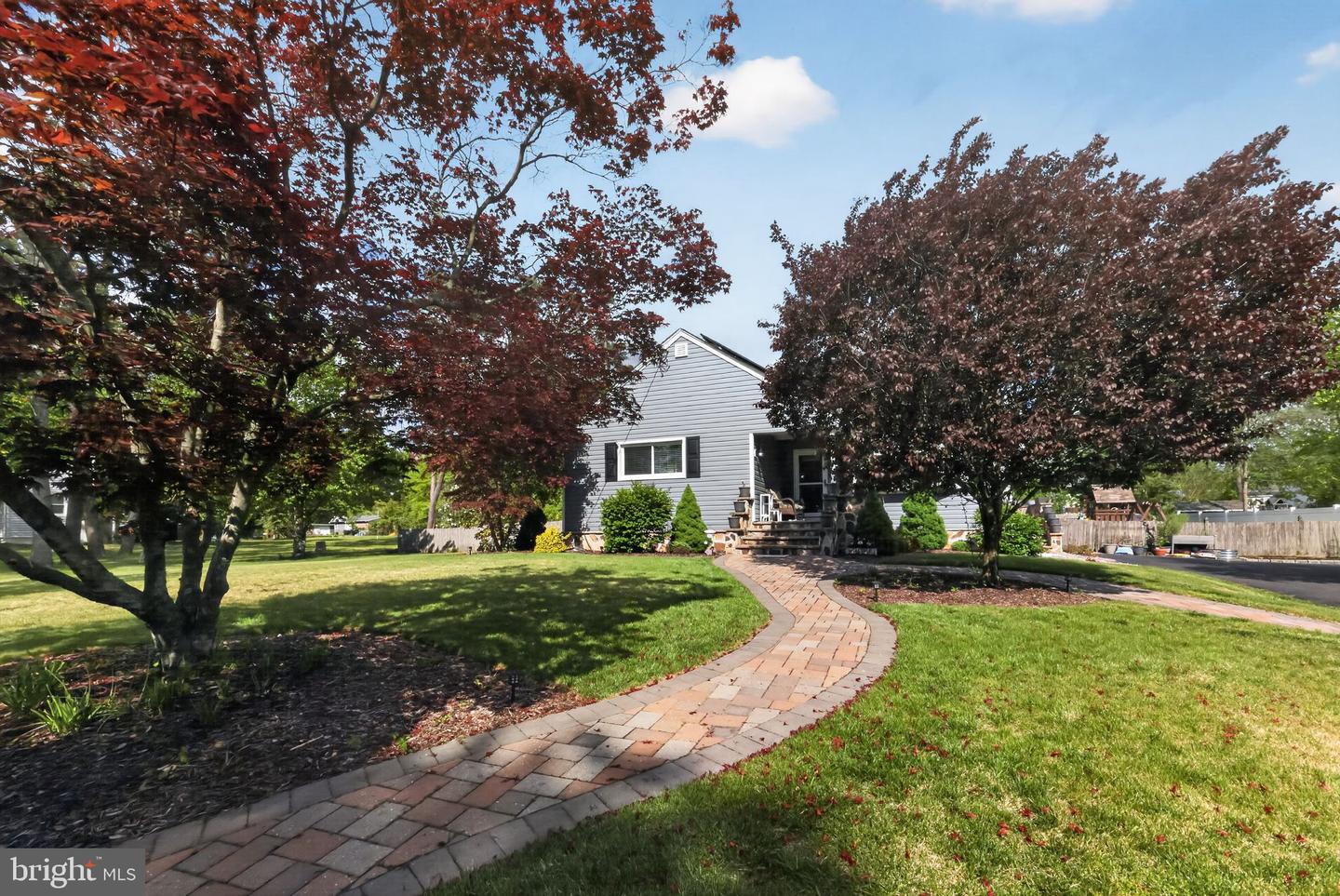 9 Charles Ave Property Photo 6