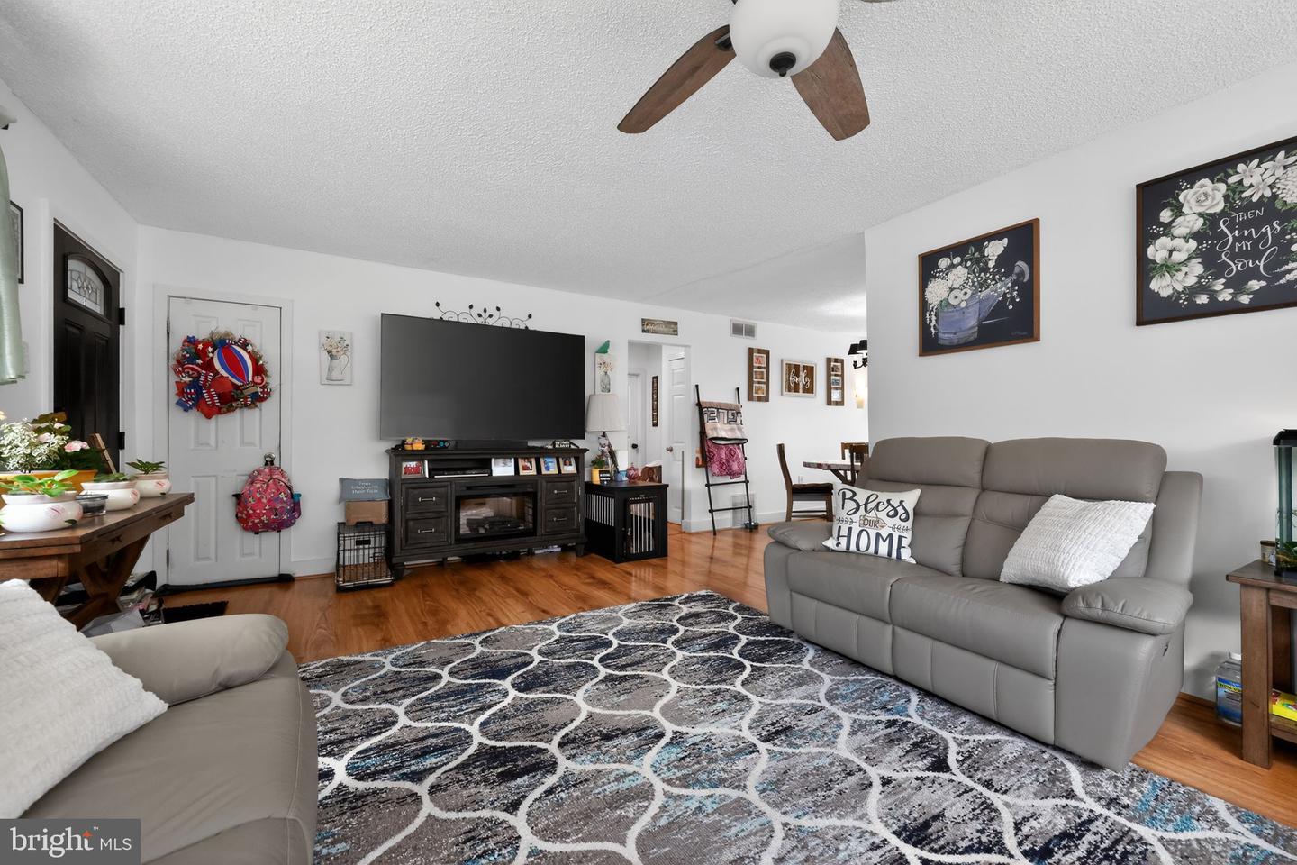 9 Charles Ave Property Photo 10