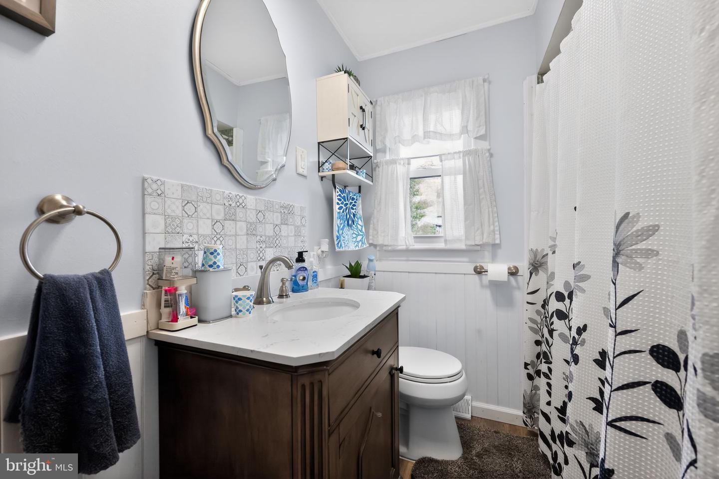 9 Charles Ave Property Photo 18