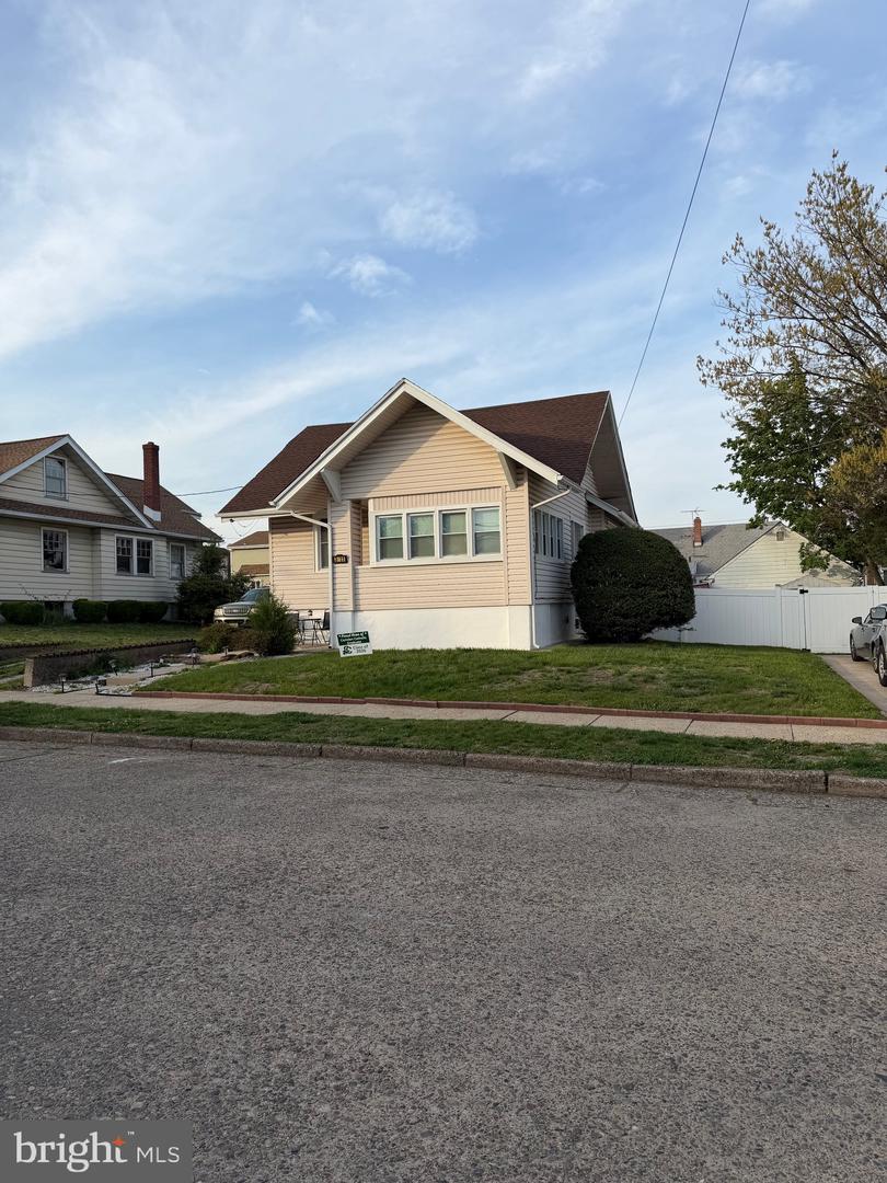 2222 SCOVEL AVE