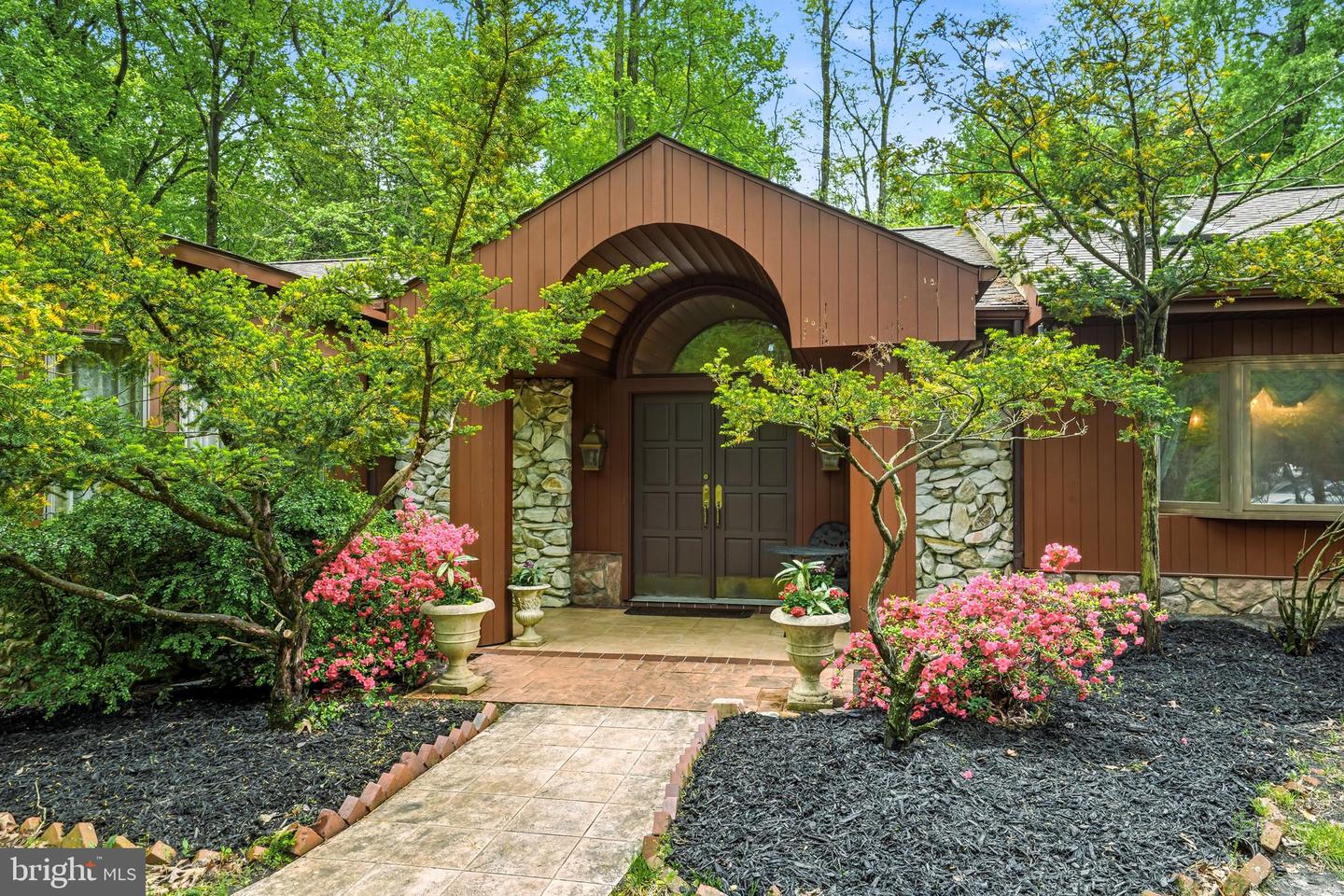 1112 WINDING DR Property Photo 1