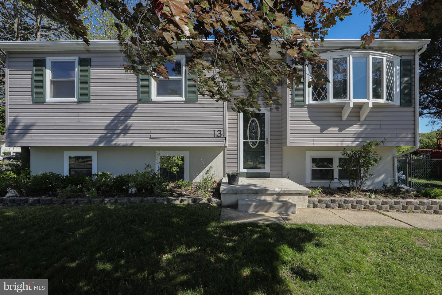 13 Spring Hollow Dr Property Photo 1