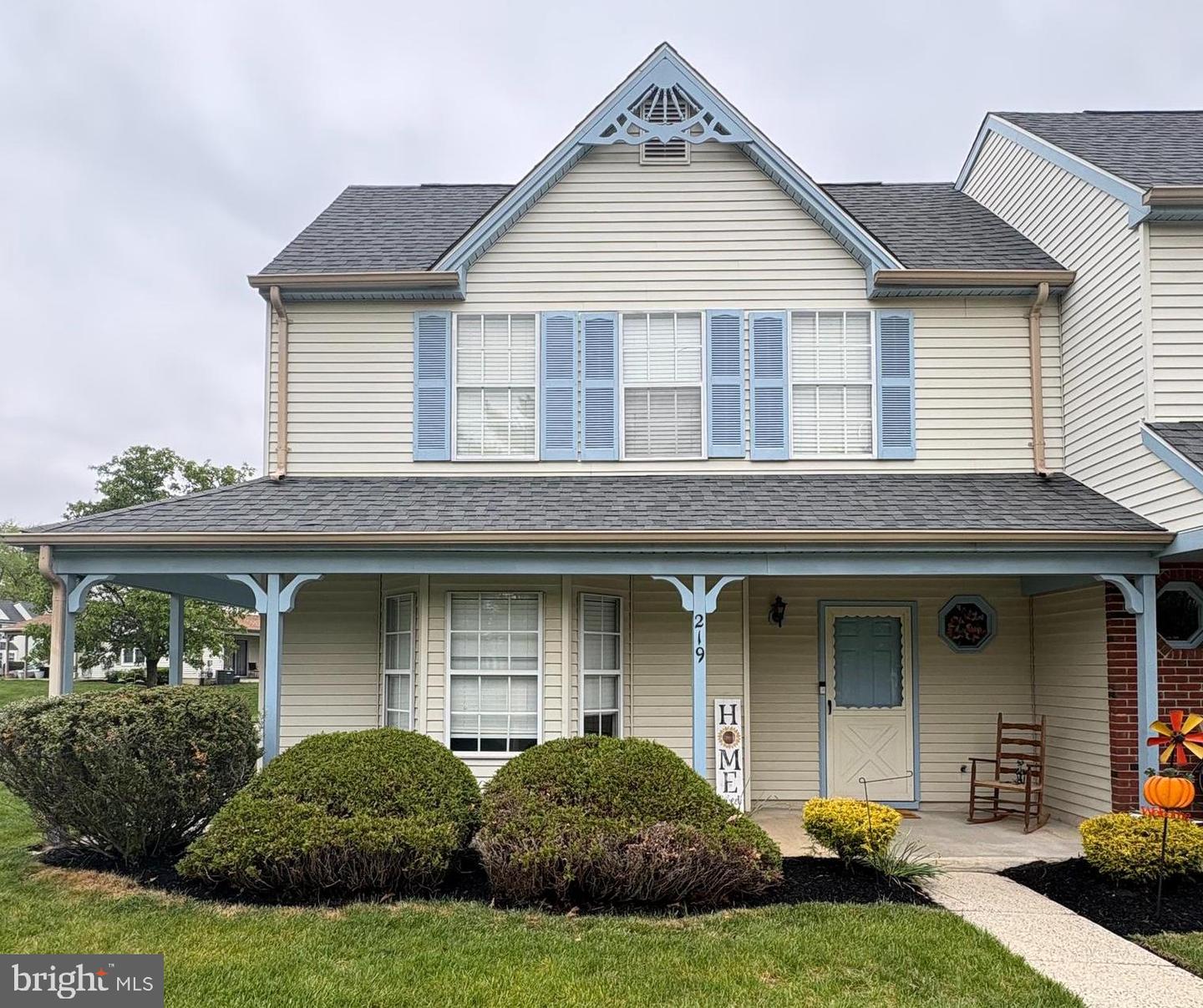 219 Knoll Dr Property Photo 1