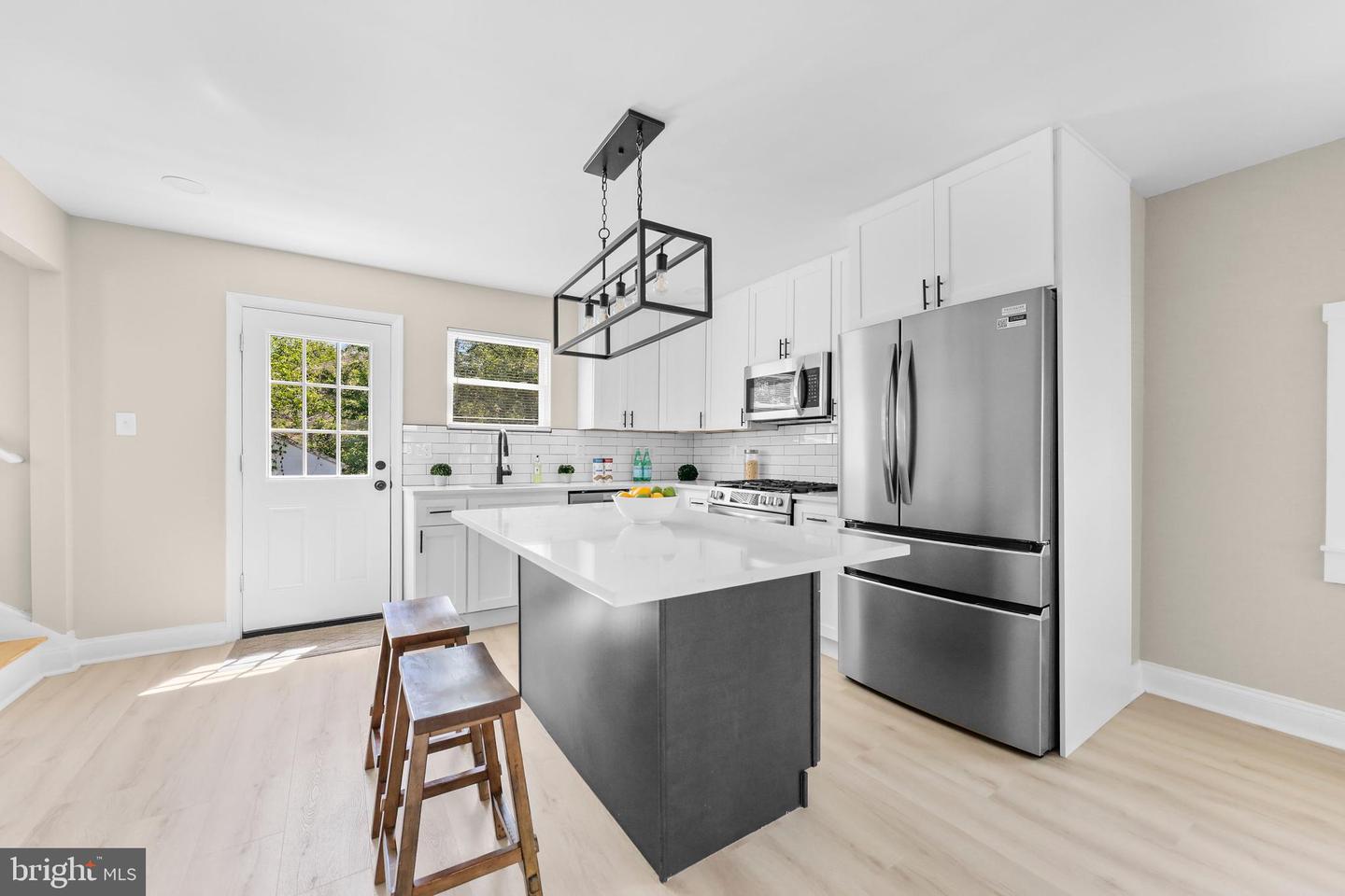 122 E Park Ave Property Photo 10
