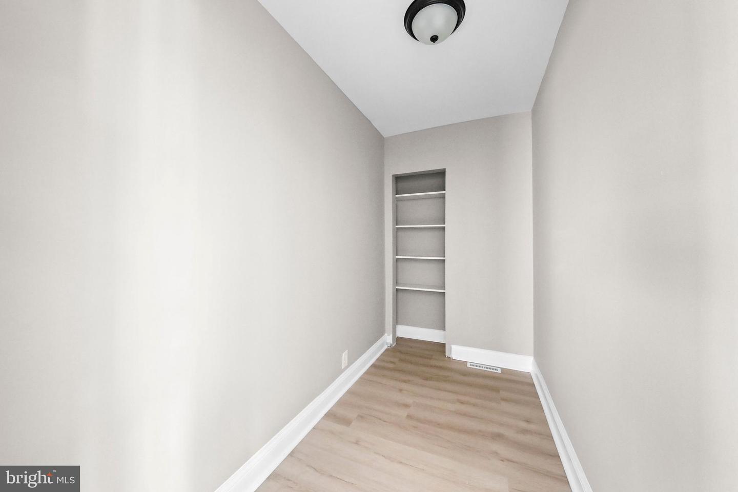122 E Park Ave Property Photo 15