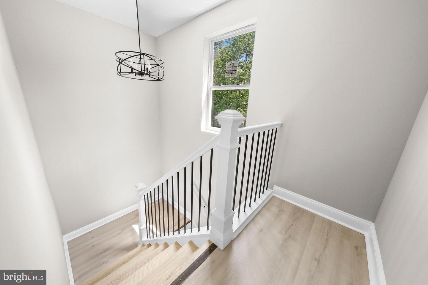 122 E Park Ave Property Photo 21