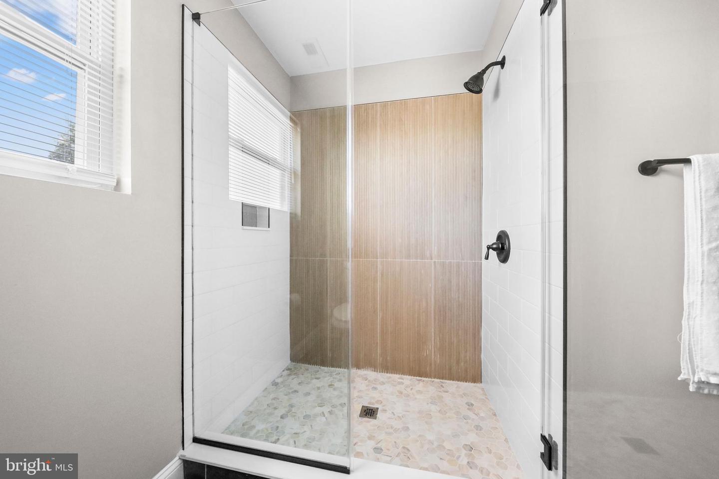 122 E Park Ave Property Photo 25