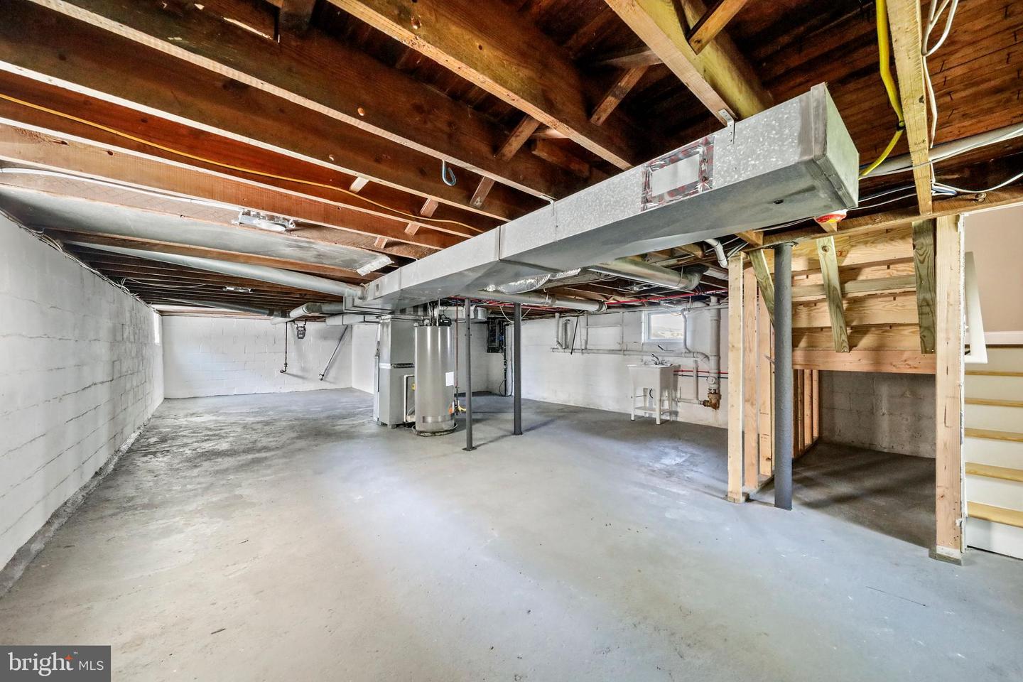 122 E Park Ave Property Photo 32