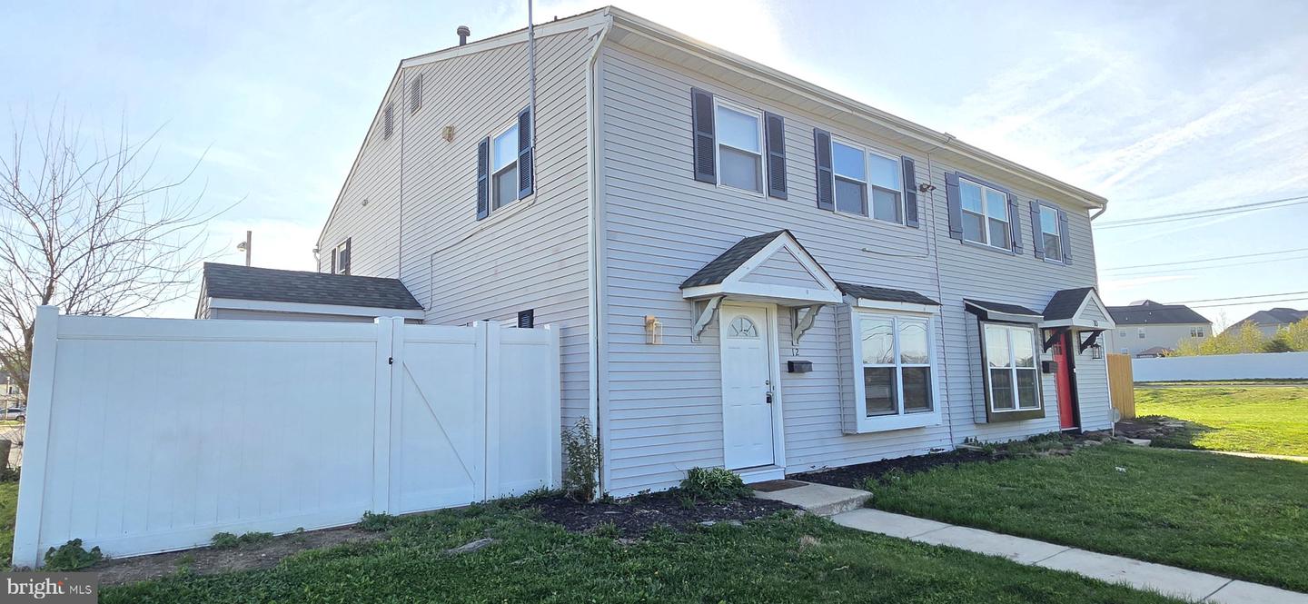 12 Lehigh Ct Property Photo 3