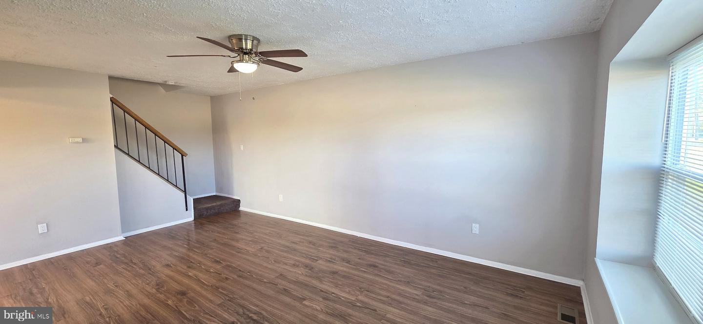 12 Lehigh Ct Property Photo 4