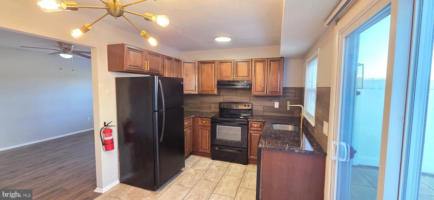 12 Lehigh Ct Property Photo 9