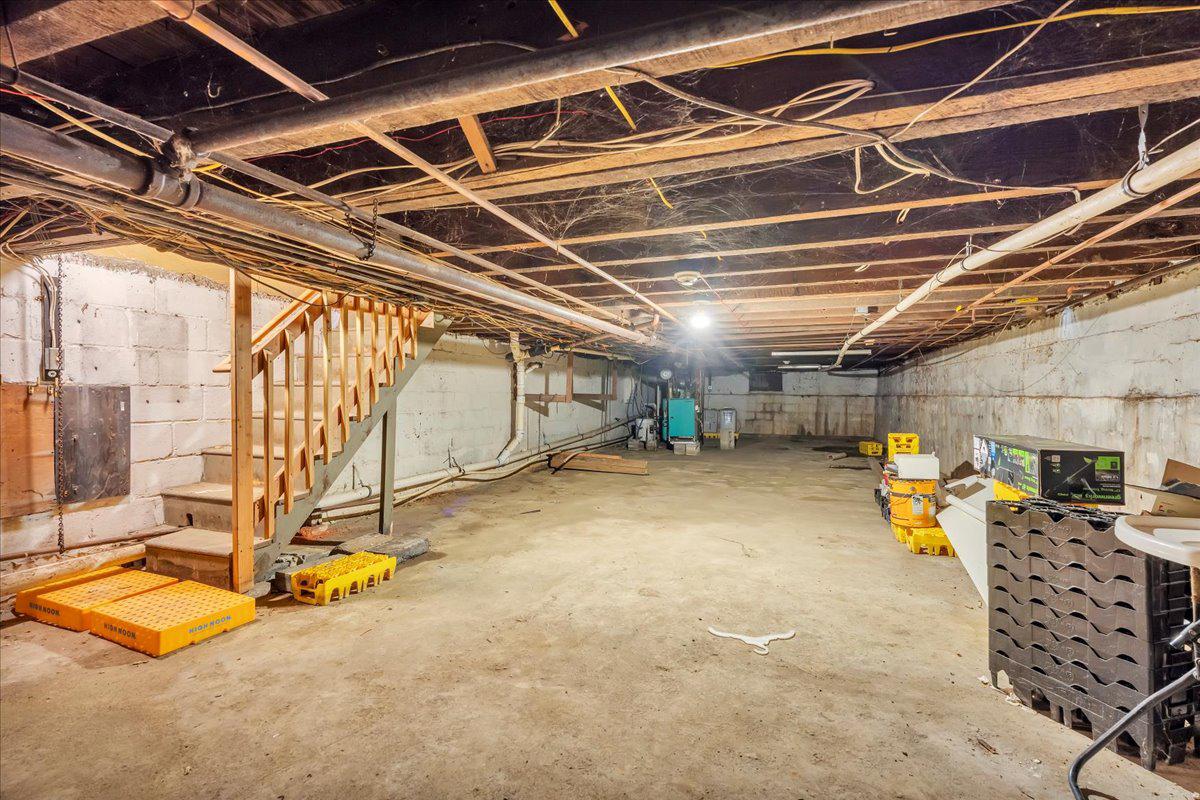 7508 Maple Ave Property Photo 16