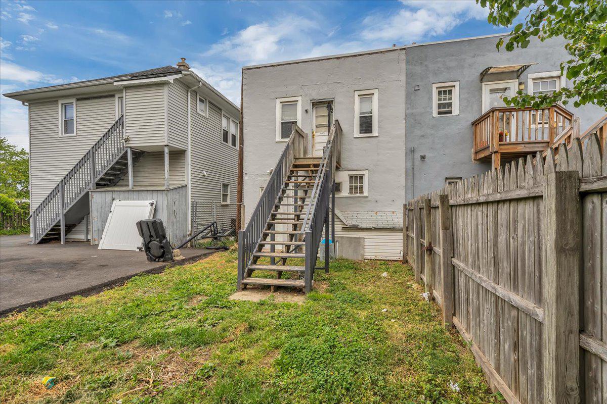 7508 Maple Ave Property Photo 17