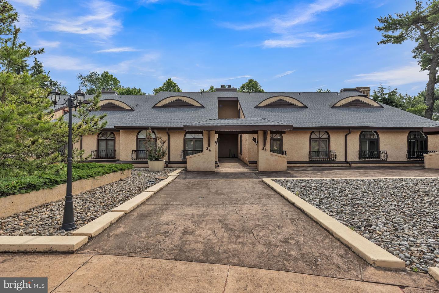 24 Centura Property Photo 1