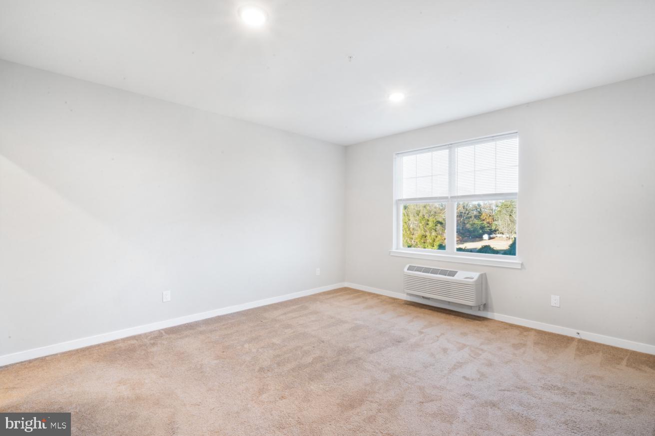 400 E Oak Ave #4201 Property Photo 7