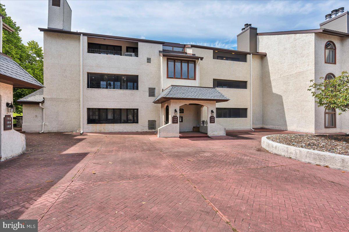 176 Centura Property Photo 3