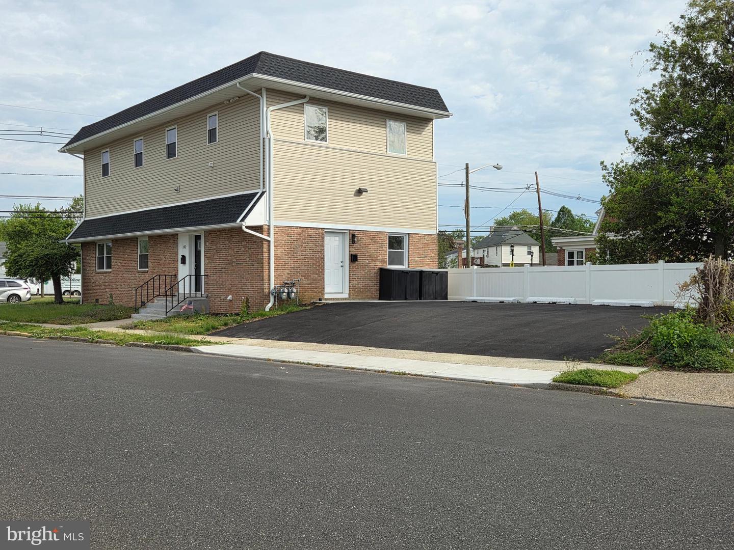 102 E Clements Bridge Rd #2 Property Photo 3