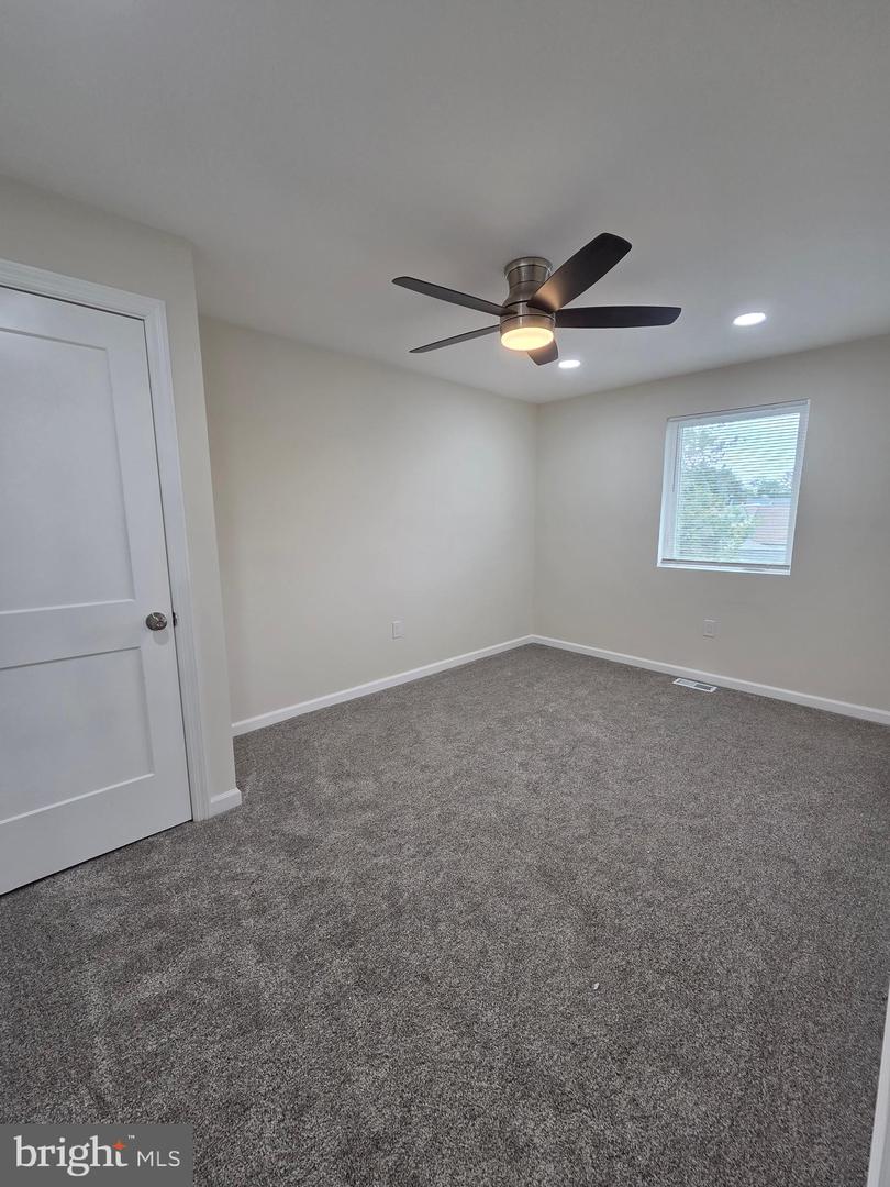 102 E Clements Bridge Rd #2 Property Photo 6
