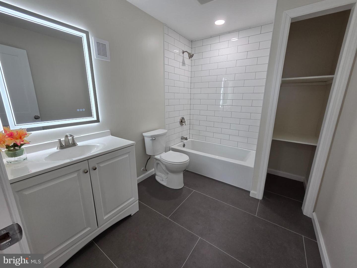 102 E Clements Bridge Rd #2 Property Photo 9