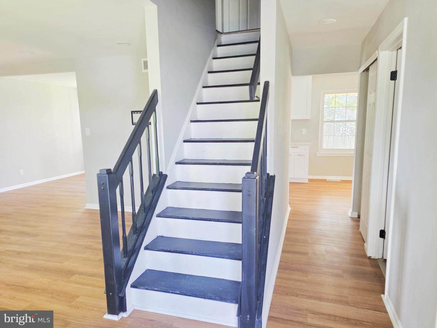 5 Chapel Cir Property Photo 2