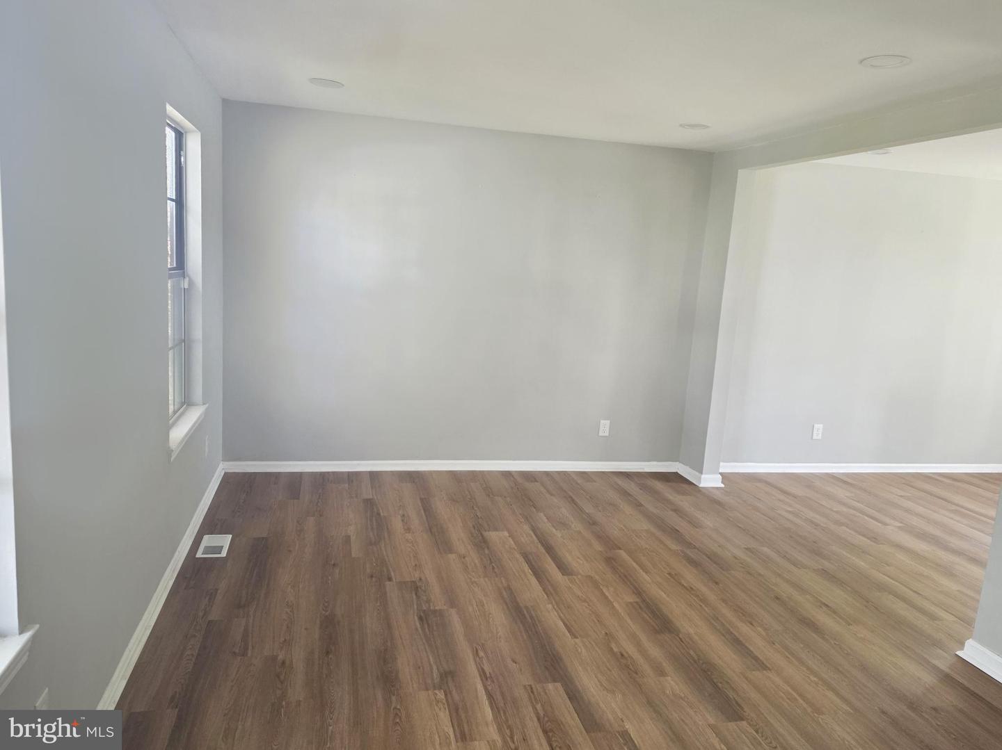 5 Chapel Cir Property Photo 3