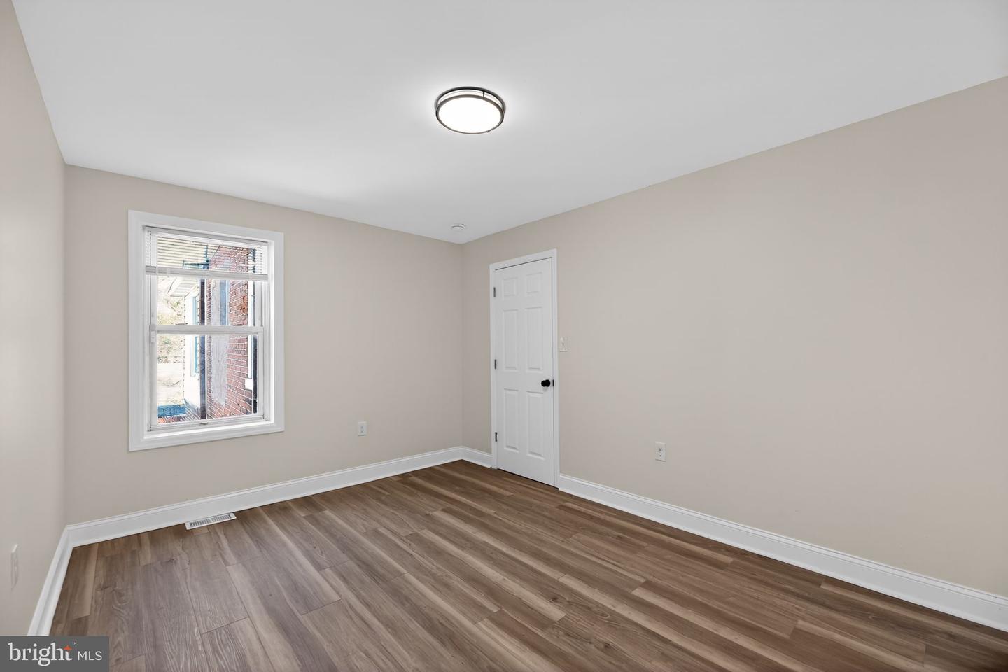 413 Elm St Property Photo 14