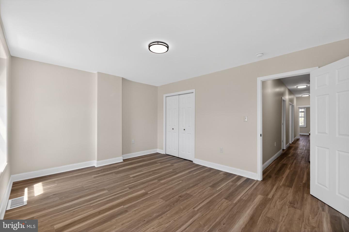413 Elm St Property Photo 18