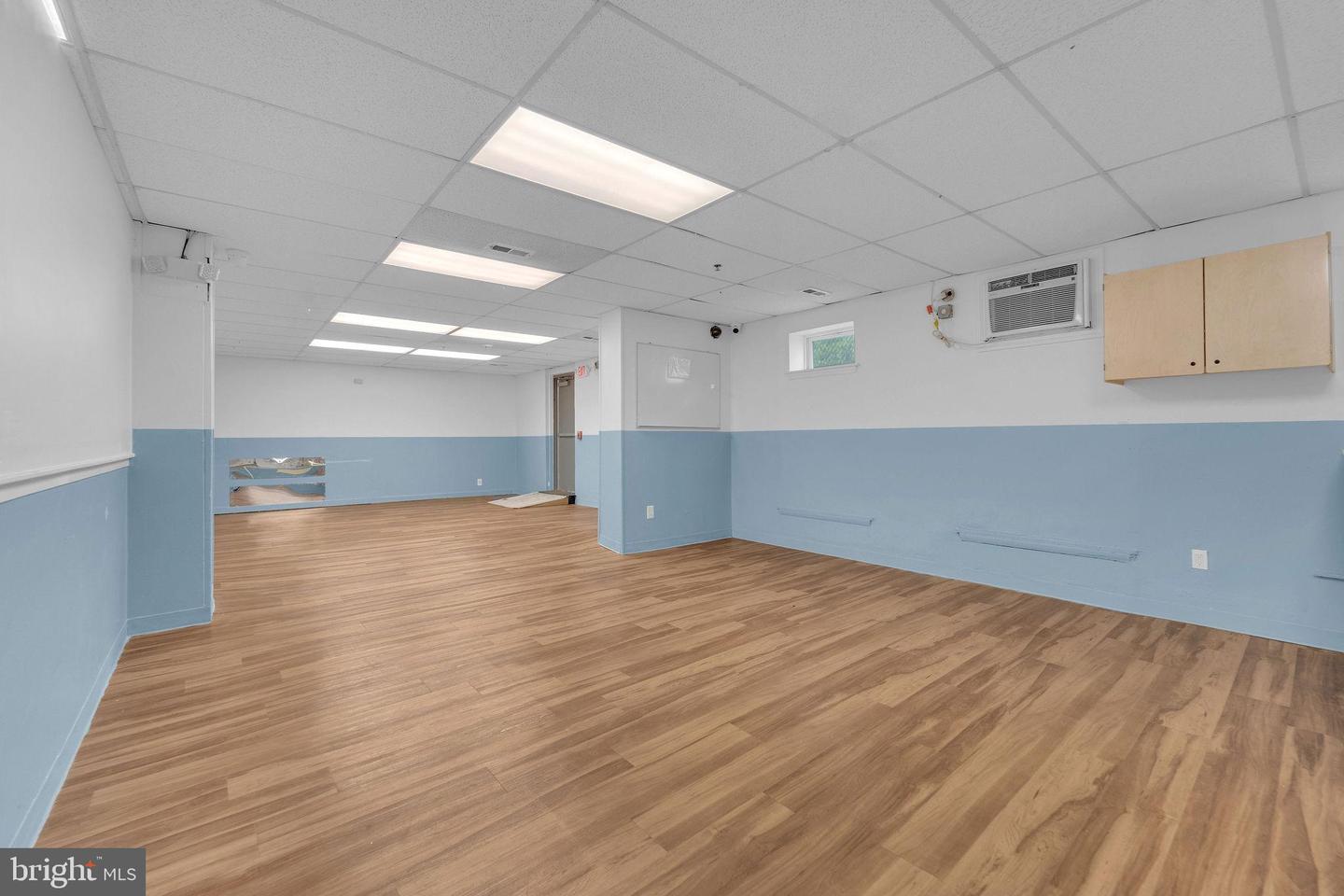 325 Vine St Property Photo 15