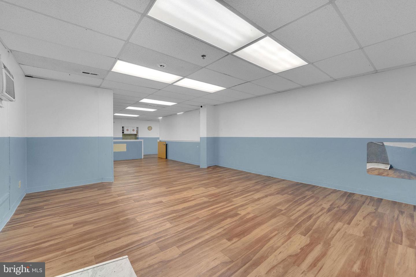 325 Vine St Property Photo 19