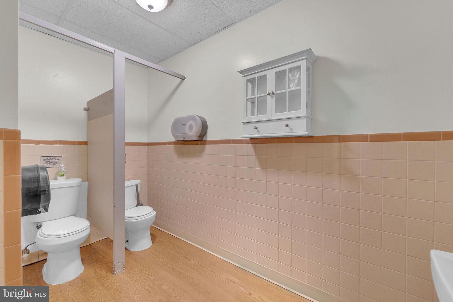 325 Vine St Property Photo 35