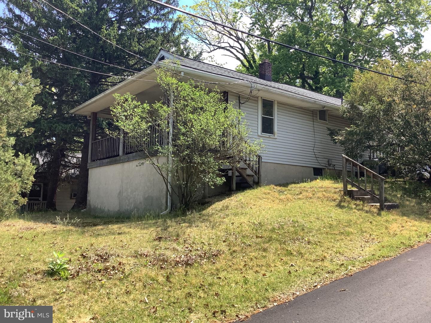 21 Davis Ave Property Photo 1