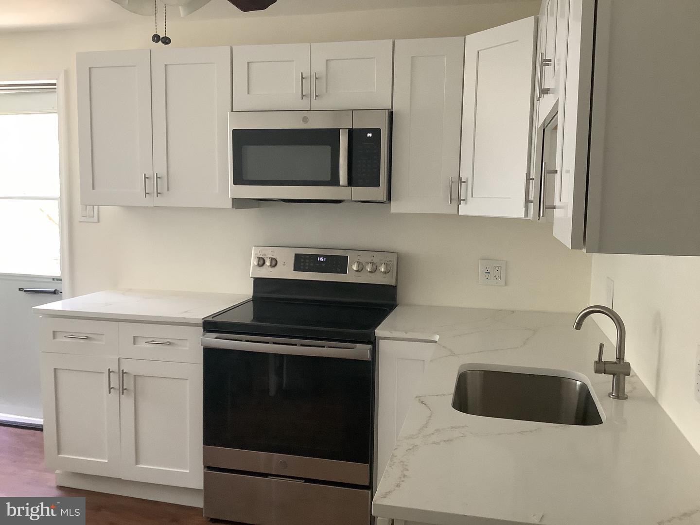 21 Davis Ave Property Photo 6