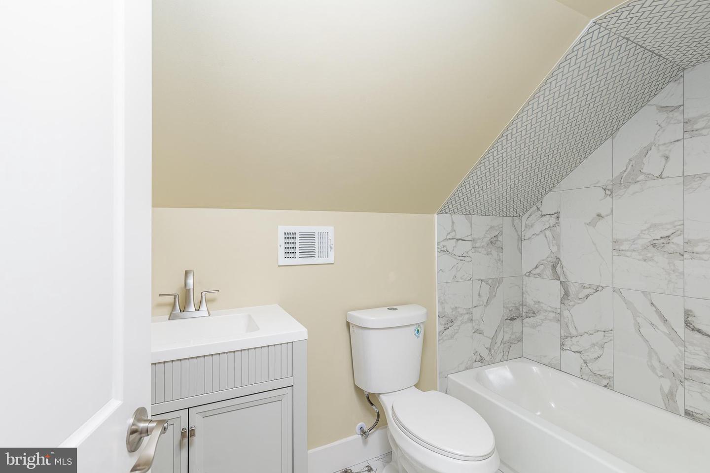 36 Atlantic Ave Property Photo 33