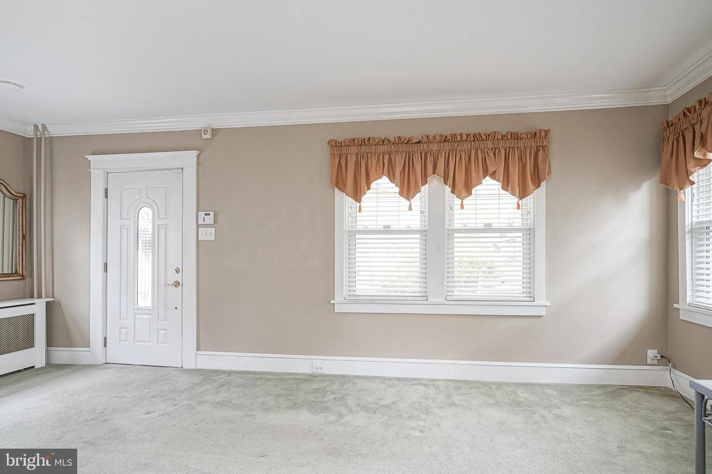 6729 Cedar Ave Property Photo 4