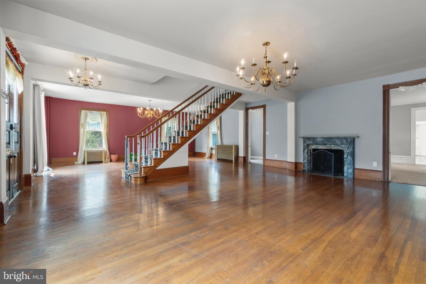 9 W Cedar Ave Property Photo 3
