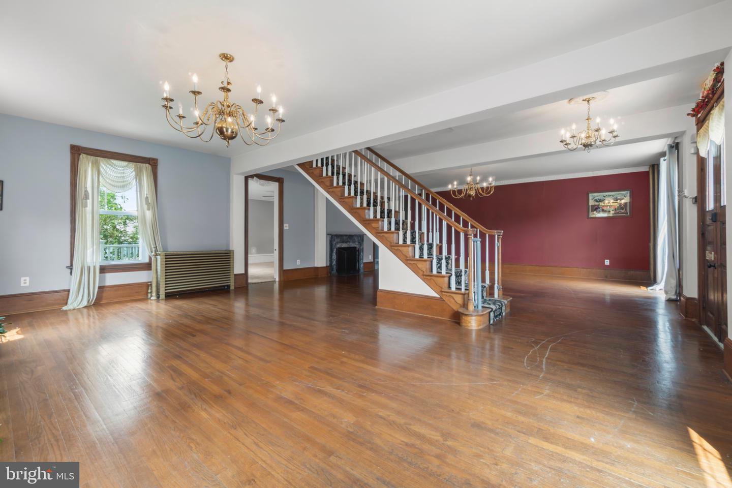 9 W Cedar Ave Property Photo 5