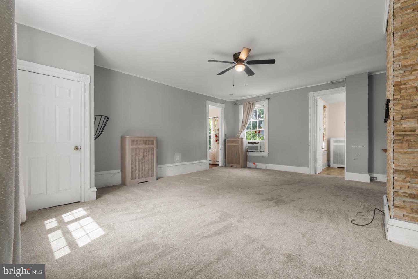 9 W Cedar Ave Property Photo 15