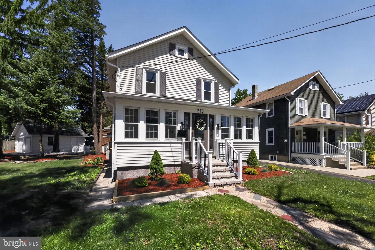 213 LAWNSIDE AVE