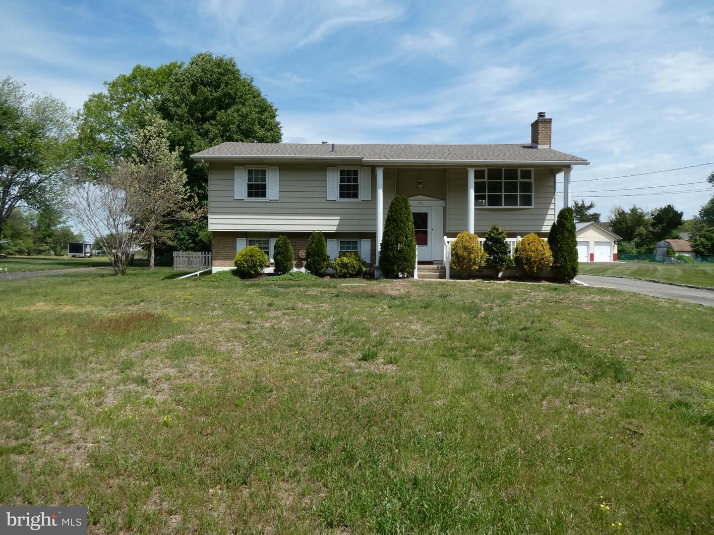 195 Beebetown Rd Property Photo 1