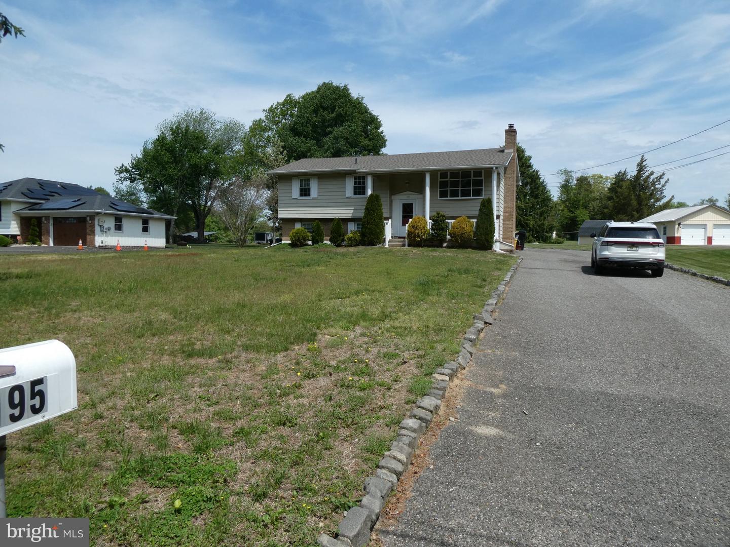 195 Beebetown Rd Property Photo 2