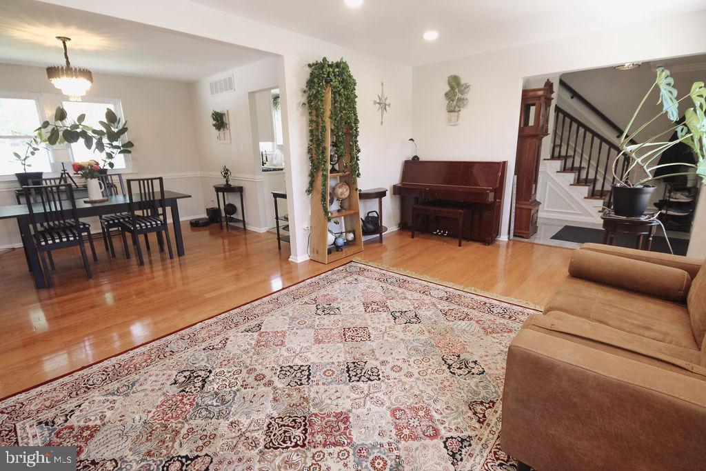 11 Mill Ct Property Photo 6