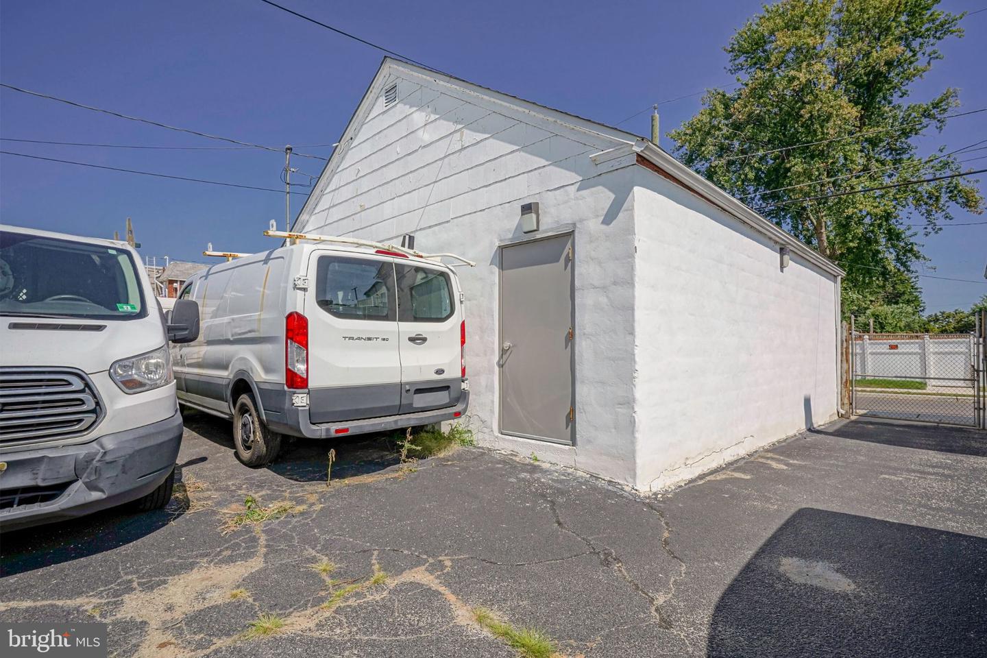 208 N Broadway Property Photo 33