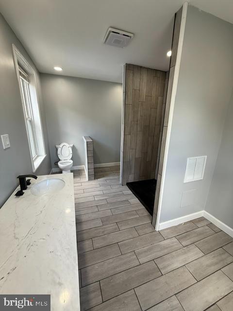 440 Henry St Property Photo 9
