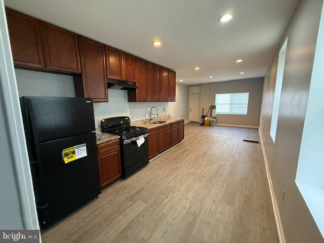440 Henry St Property Photo 13