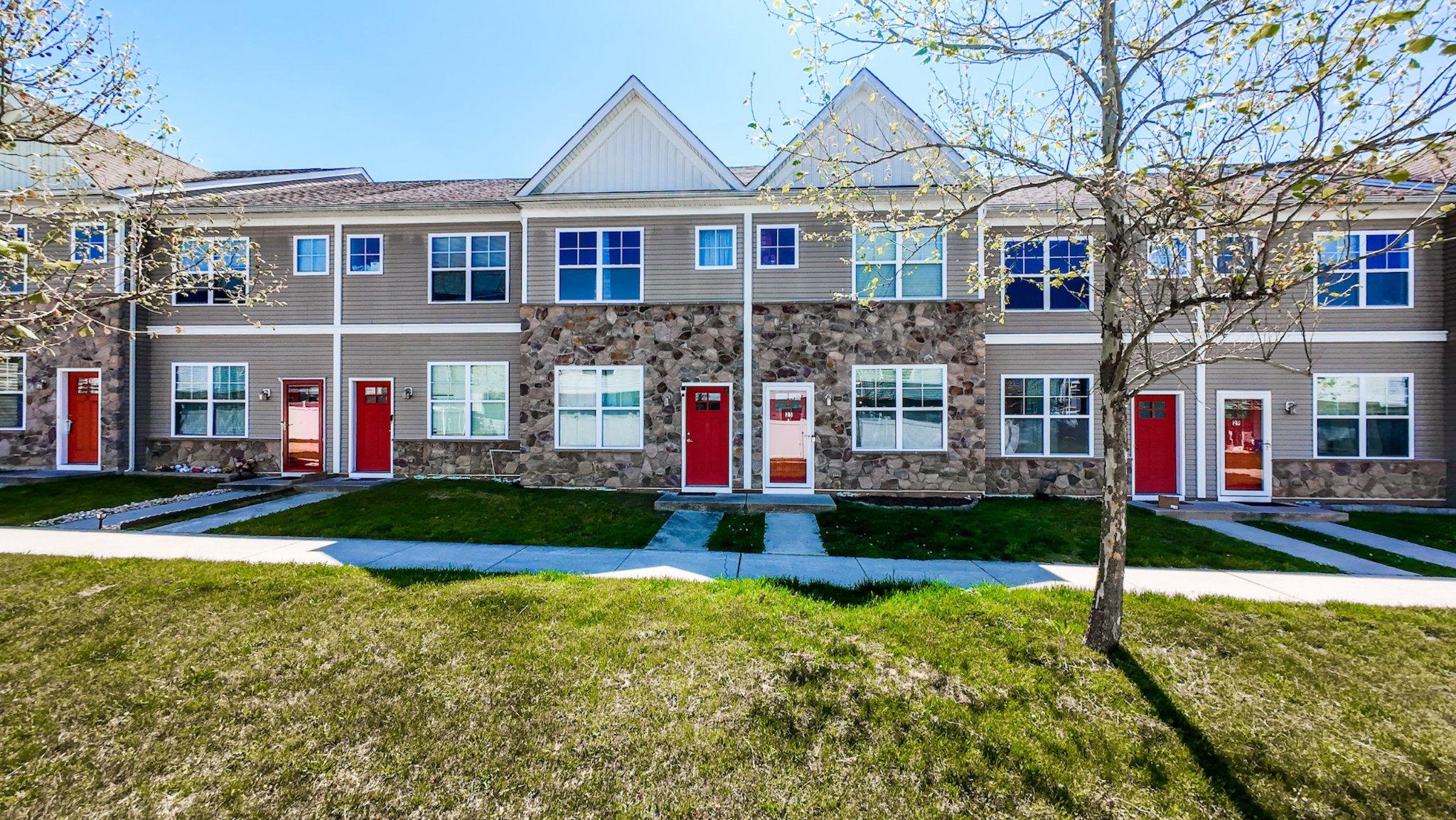 25 Rowand Way E Property Photo 1
