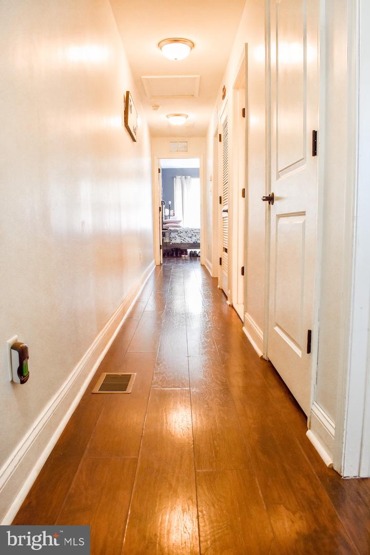 25 Rowand Way E Property Photo 7