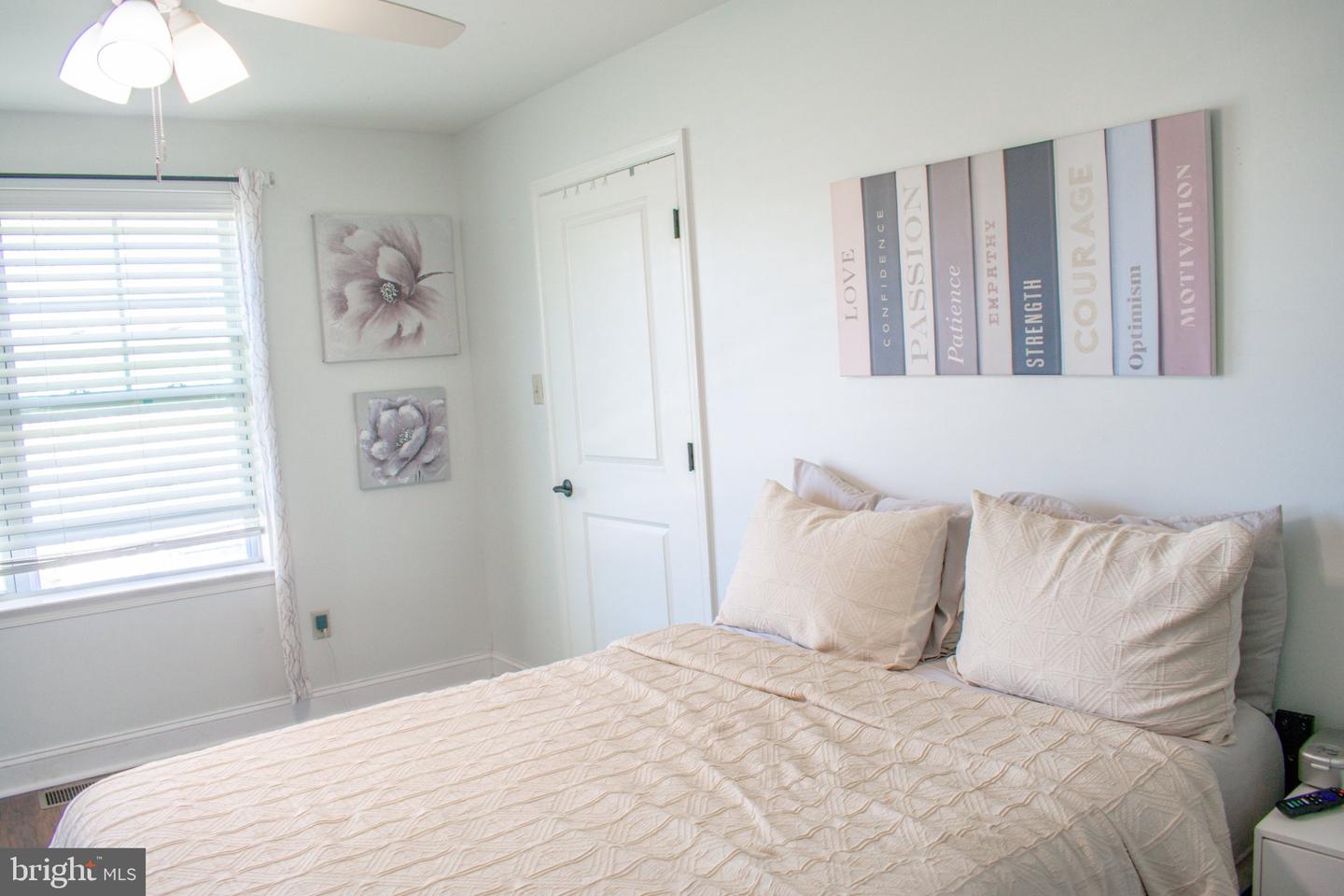 25 Rowand Way E Property Photo 9