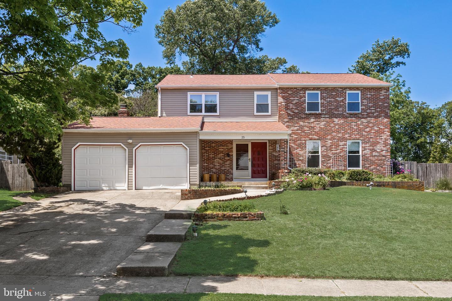 25 Woodbury Dr Property Photo 1