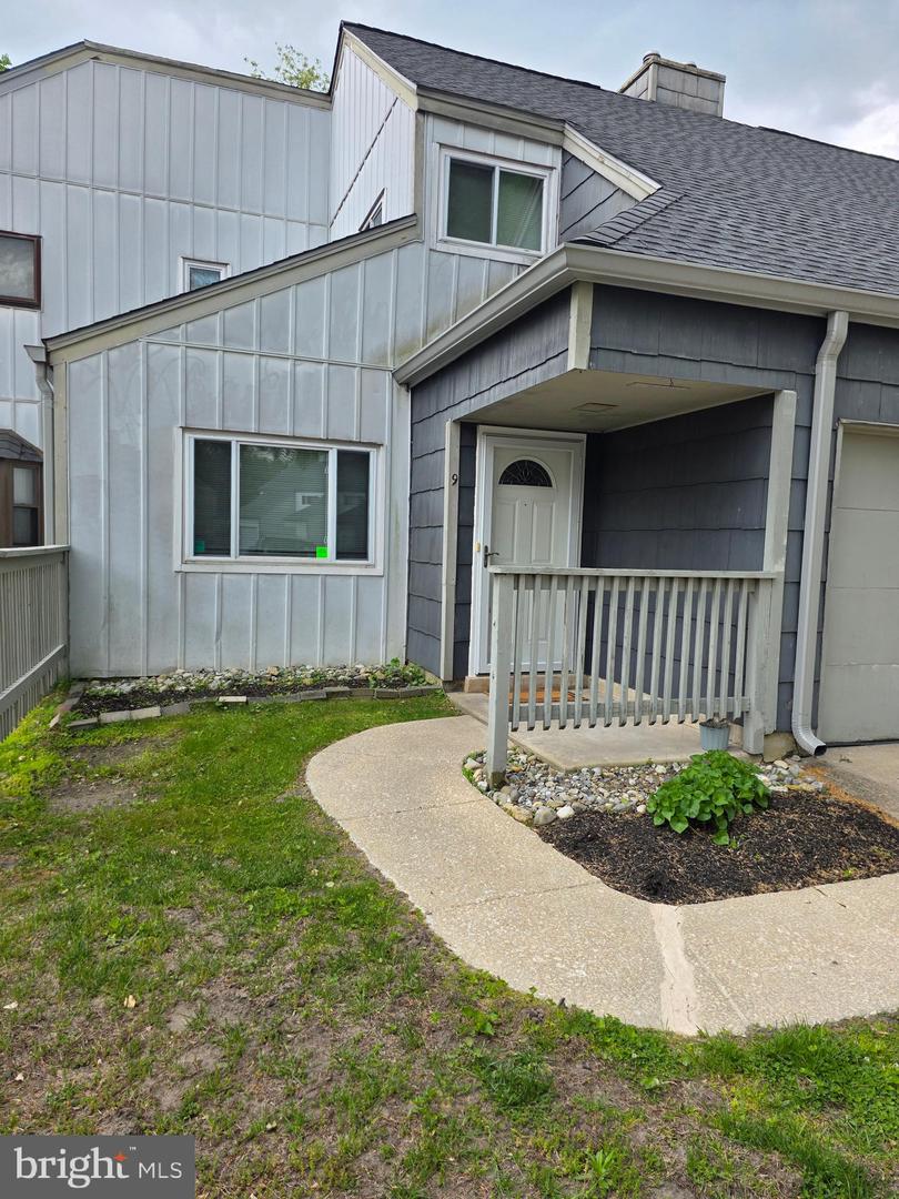9 GEORGETOWN RD Property Photo 1